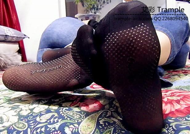 俩位学生小姐姐丝袜臭脚