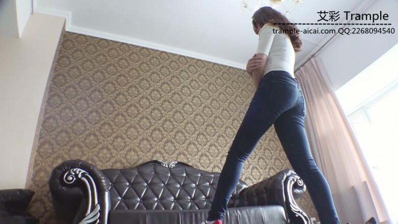 『小妮女女』白袜帆布鞋虐踩坐骑女M