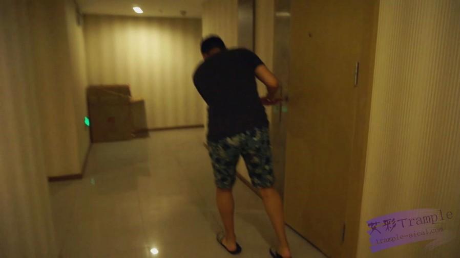 女警惩罚调教偷丝袜贼-长片高清 女警惩罚调教偷丝袜贼-长片高清