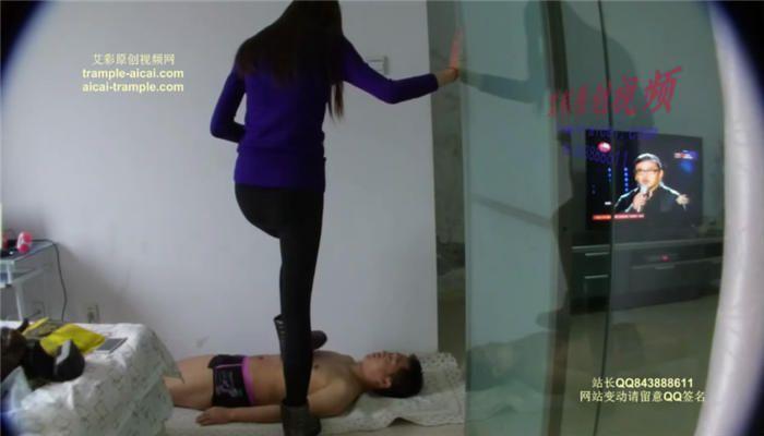 主人的毯子，雪地靴踩踏，踩脸