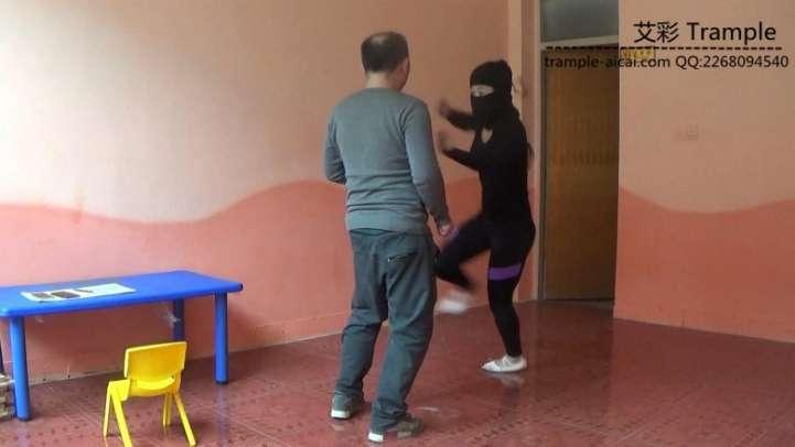 剧情片蒙面女杀手入室杀害卧底警察