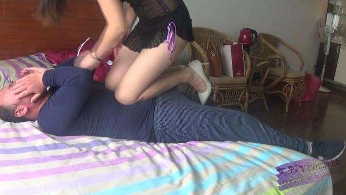 菲菲女神教训变态男（下）