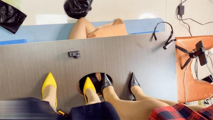 【婧児小主】婧児小意双S全语言踩踏肉丝高跟短靴下踩地板脸羞辱踩死！YC-220322-3