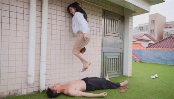 『奴隶岛』〔Magic︱Mirror 魔镜少女〕—星奈羞辱绿帽老公