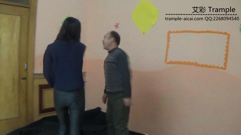 女老大教训组织人员