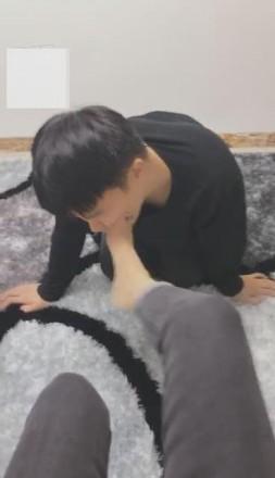 【冷柔s】高跟暴力炮制两个家奴