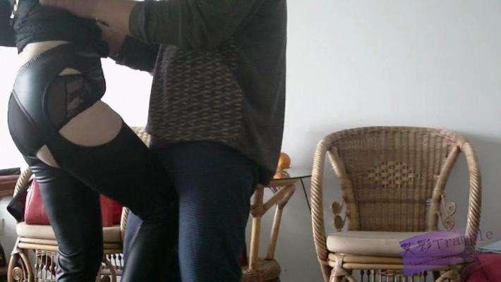 莉莉金九电气按摩