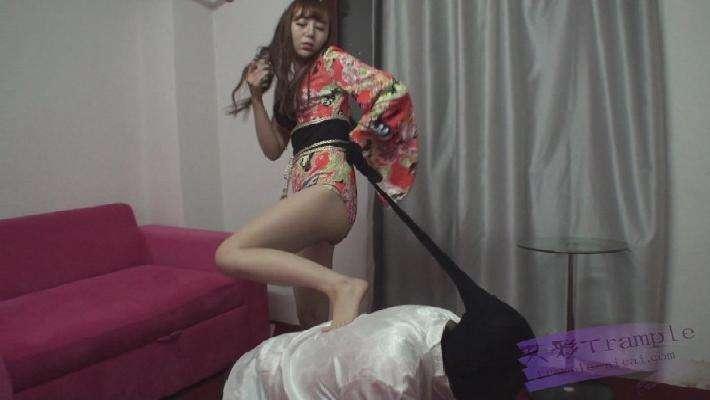 女杀手虐杀黑帮老大