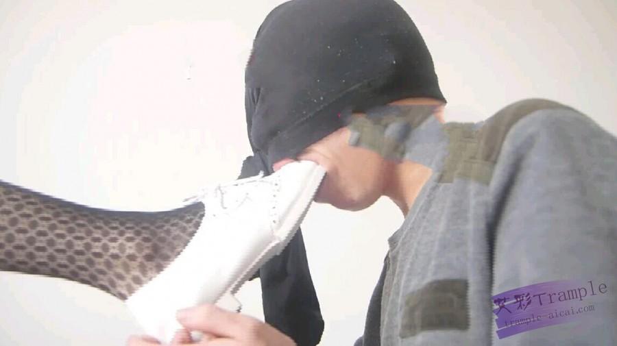 甜甜美女护士调教屈辱病人