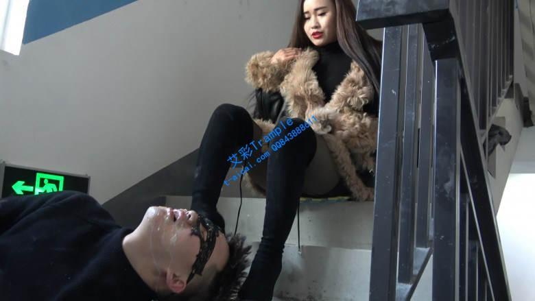 【冷柔】楼道靴子喂食超脏食物