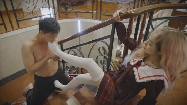 『奴隶岛』—〔Magic︱Mirror 魔镜少女〕—公主在楼梯间的践踏 MM-210612