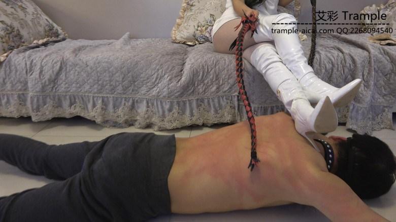 冷柔残酷骑乘老贱狗