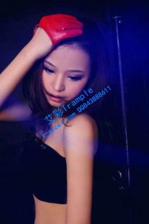 『奴隶岛』—新人灵灵OL装恋足踩踏