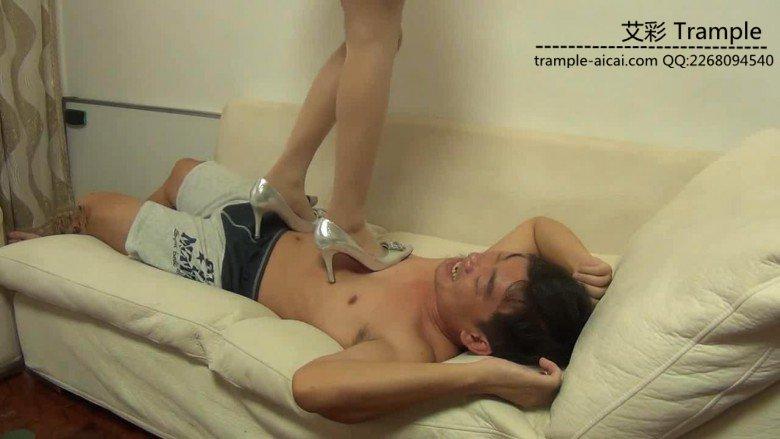 甜儿女王—银色高跟鞋性感肉丝踩踏