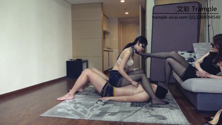 『小妮女女』主人性感黑丝脚调教情侣贱nu