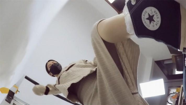 【婧児小主】晓G全语言帆布鞋脏白袜踩头顶 踩踹审讯处决 GP824E跟随 YC-220523-6