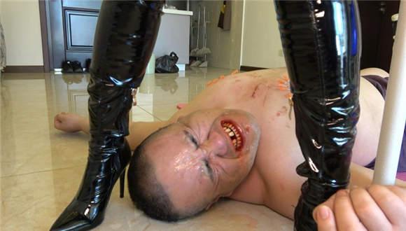 【冷柔】穿刺乳头残忍踩踏，狗嘴拔牙