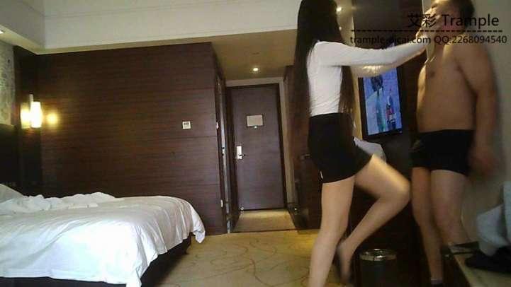 女教师虐打好色学生