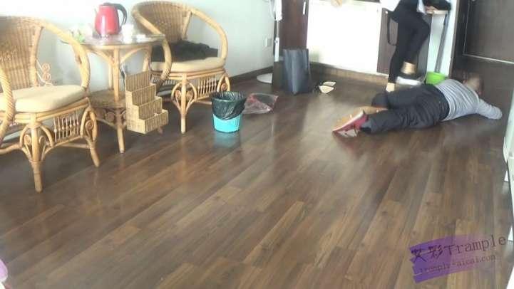 燕子女主骑马坐脸窒息 燕子女主骑马坐脸窒息