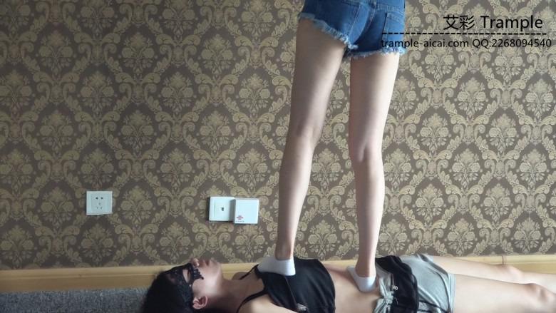 『小妮女女』白袜裸足TJ女M