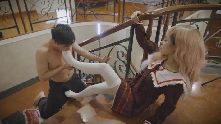 『奴隶岛』—〔Magic︱Mirror 魔镜少女〕—公主在楼梯间的践踏 MM-210612