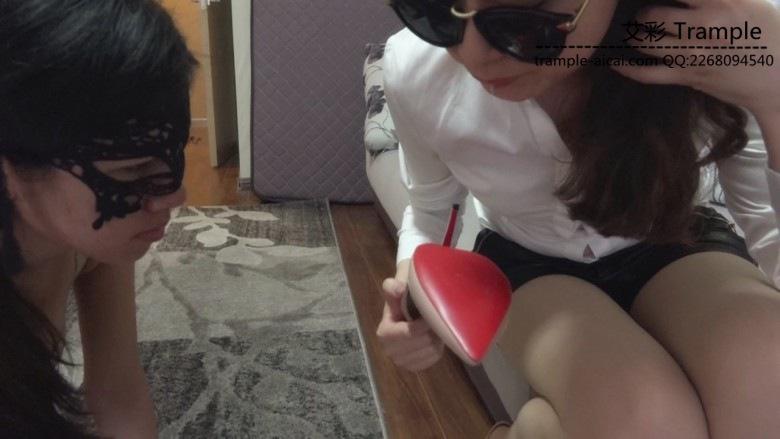 『小妮女女』日常调教犯贱母狗