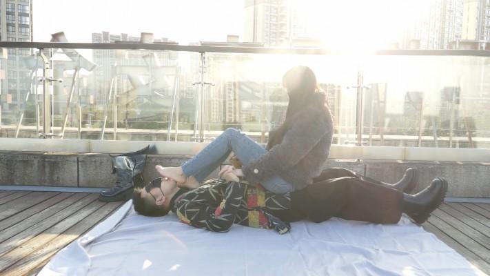 【黑丝诱惑】素人姣姣室外公园牛仔裤长靴踩踏狗奴 YC-221224-3