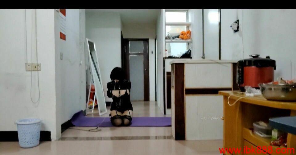 浅浅原创 鼻锁遛M（3）母狗养成出租计划，链子固定放置挣扎