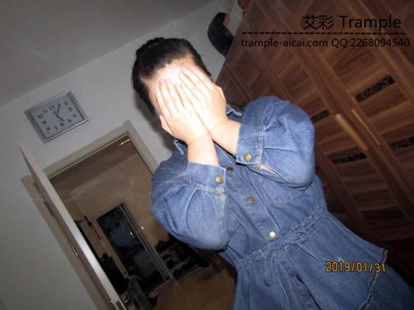 俩位学生小姐姐丝袜臭脚