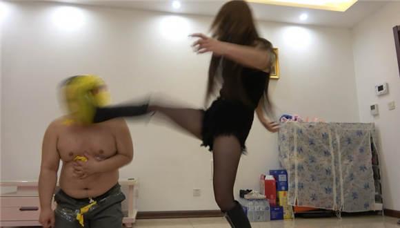 【冷柔】大头皮鞋暴踢气球，爆头爆档