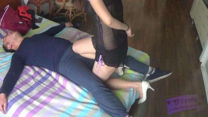 菲菲女神教训变态男（下）