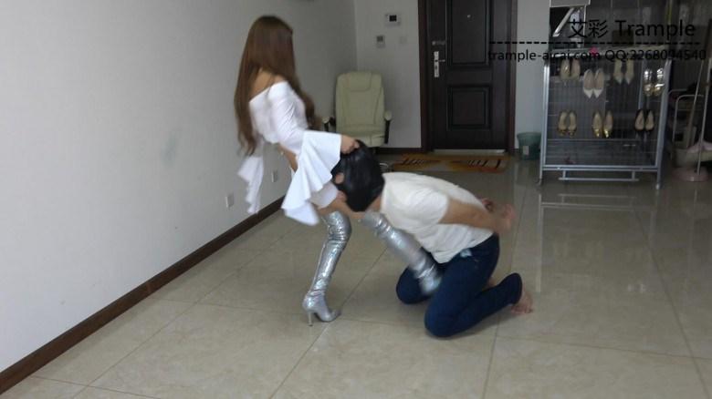 银色长靴花样虐裆