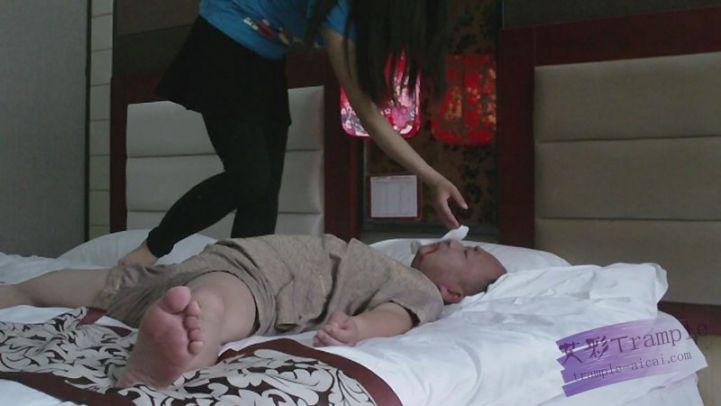 女特工踩死叛徒