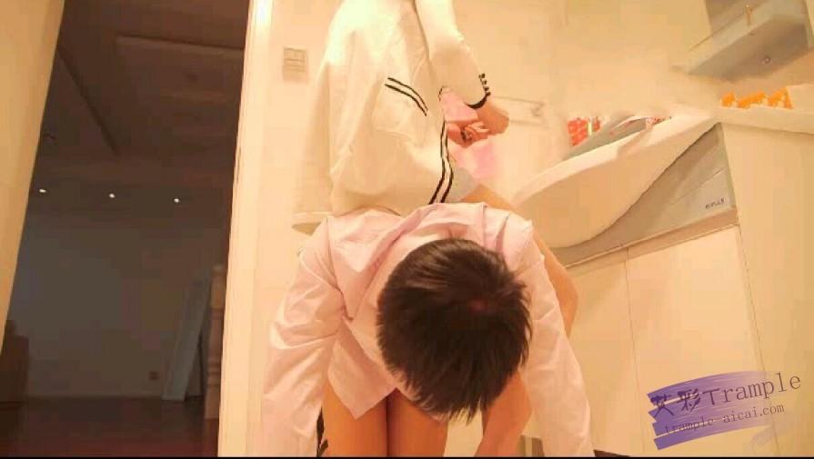 甜儿试用管家家奴.享受家奴全方面伺候