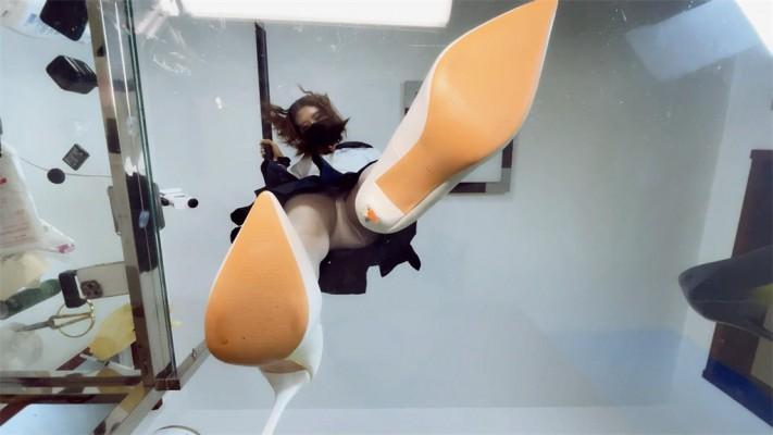 【婧児小主】女学妹晓G把我缩小了 GTS 玻璃足底丝袜棉袜POV YC-220601-4