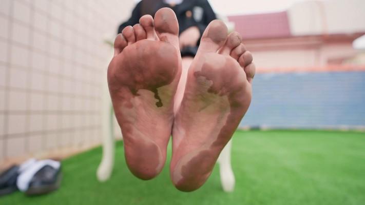 『奴隶岛』〔Magic︱Mirror 魔镜少女〕—脚底的泥巴给我舔干净！ MM-220306