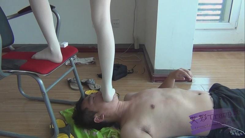 璐璐白丝TJ贱男