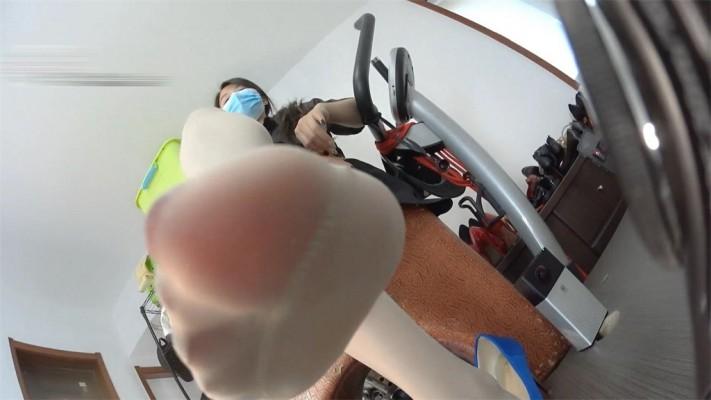 【婧児小主】婧児脚下的膜拜奴乞求主人高跟鞋的践踏 好啊 让我好好玩玩你！