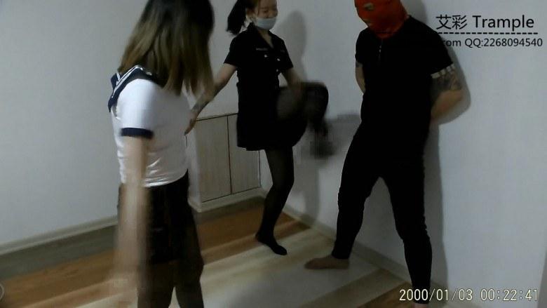 婷婷小徐第一次暴力踹裆