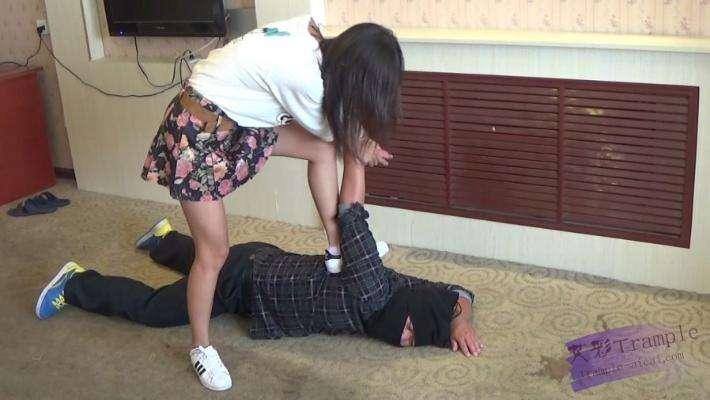 小薇实战防身情景演练