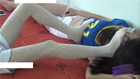 甜儿公主性感丝袜虐踩偷钱的LULU G-NV-115