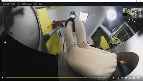 VR人脸地板下集 全语言羞辱 棉袜套厚丝袜 臭袜子踩脸窒息折磨