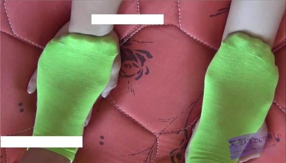 甜儿公主绿棉袜虐踩LULU肚子和脸蛋 G-NV-108