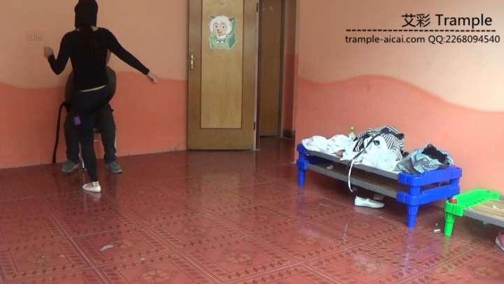 剧情片蒙面女杀手入室杀害卧底警察