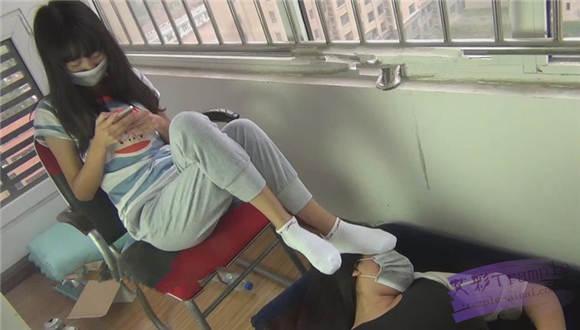 lulu女女 运动装白袜和肉丝互踩 G-NV-92