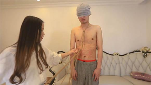 『奴隶岛』—灵灵牛仔裤坐脸