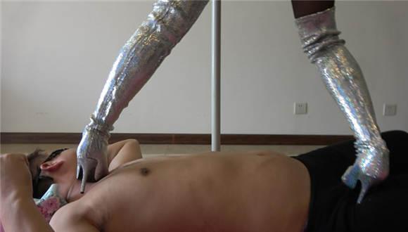 【冷柔】花样踩脖子窒息 【冷柔】花样踩脖子窒息