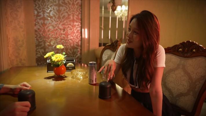 『奴隶岛』—御姐酒吧腿咚小奶狗（踢裆）