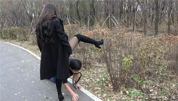 【冷柔】公园暴踢老贱狗，暴力耳光