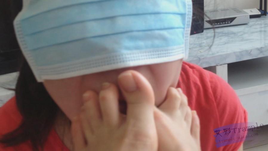 『小妮女女』01.裸足平底鞋调教母狗